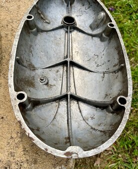 Jawa ČZ 350 354 kývačka - víka motoru - 18