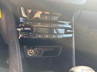 Peugeot 2008 1.2i 60kw, nová TK do 06/2027 - 18
