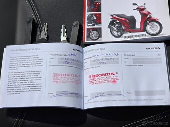 Honda SH 125i, kufr, původ ČR, servisní knížka - 18