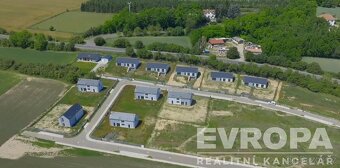 Novostavba rodinného domu 4+kk, pozemek 800m2, 15minut od ok - 18
