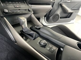 Lexus IS 300h Aut,1.majitel,Park.kamera - 18