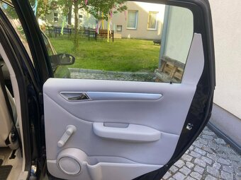 Mercedes Benz B 180 CDI - 18