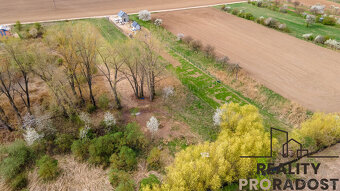 STAVEBNÍ POZEMEK PŘÍMĚTICE 1 369,5 m² S PROJEKTEM NA DŮM - 18