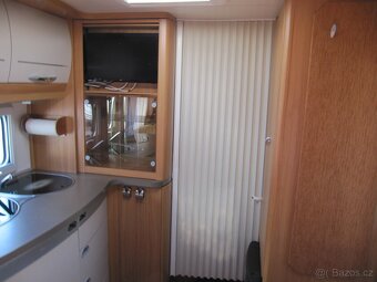 Prodám karavan Hobby 460 ufe,r.v.2009 + mover, satelit ,stan - 18