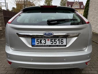 FORD FOCUS II 2,0i 107kW GHIA KŮŽE,STK,HATCHBACK - 18