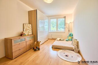 Prodej bytu 3+kk se dvěma balkony ( 102 m2 ), ul. Přízřenick - 18