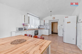Prodej rodinného domu, 244 m², Pazderna - 18