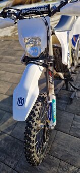 Husqvarna FE 350 – 2016 – velmi pěkný stav a vzhled - 18