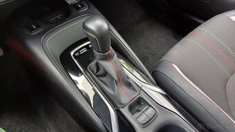 Toyota Corolla Hybrid 1.8 72kW GR Sport 1.maj-Záruka-ČR - 18