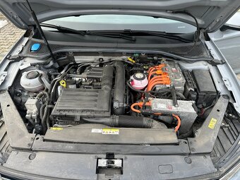 VW PASSAT HYBRID 1,4 GTE DSG , DPH, Virtuální cocpit - 18