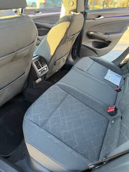 Volkswagen Golf 8 1,5 eTSi Variant hybrid/benzin 98tkm - 18