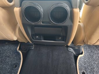 LAND ROVER DISCOVERY 3 2.7TD 147kW-7MIST-SERVIS - 18