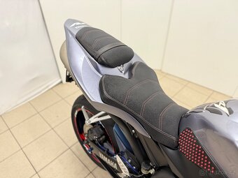 YAMAHA YZF - R1 - 18