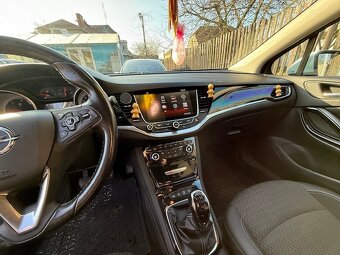 Opel Astra SPORTS TOURER plus - 18