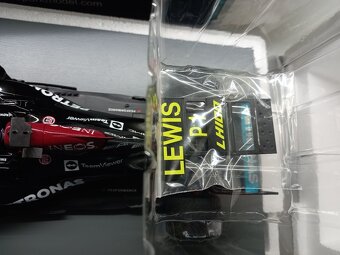 F1 MERCEDES W12 HAMILTON VÍTĚZ GP RUSKA 2021 SPARK 1:18 - 18