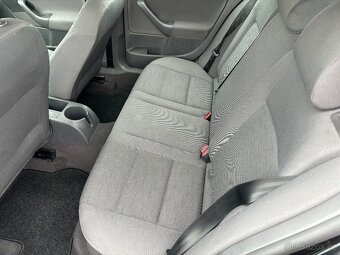 Volkswagen Golf V 1.4i - 18