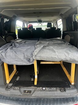 Ford tourneo custom L2H1 2.2l 114kw 8 míst - 18