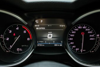 Alfa Romeo Stelvio 2.2 JTD AWD A/T - 18