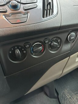 Ford Tourneo Custom Titanium - 18