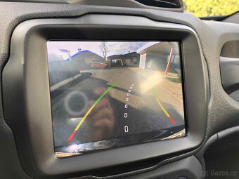 Jeep Renegade Panoramaticka strecha Limited - 18