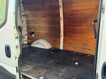 PRODÁM IVECO DAILY S HYDRAULICKÝM ČELEM L2H2 35S180 3,0HP - 18