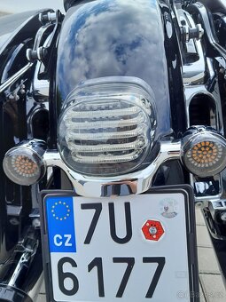 Harley Davidson ROAD KING - 18