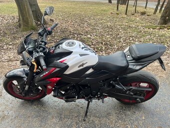 Suzuki gsx-s750 - 18