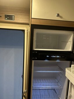 Obytný automobil Carado d.6,8m - 18