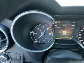 Alfa Romeo Stelvio Q4 2.2d 154Kw r.v.2018 220Tkm odpočet DPH - 18
