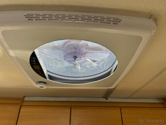 Knaus Südwind 450FU, MOVER, PŘEDSTAN, NOSIČ,SOLAR,VENTILATOR - 18