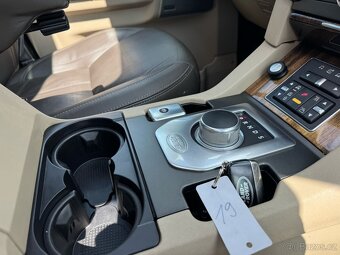 LAND ROVER DISCOVERY 3.0D HSE LUXURY 7 MÍST - 18