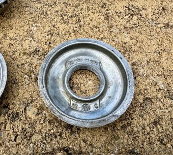 Jawa ČZ kyvacka, ČZ - matice krytu a kryt - 18