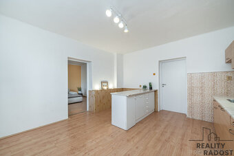 Prodej RD se zahradou, po rekonstrukci, 170 m2, pozemek  511 - 18