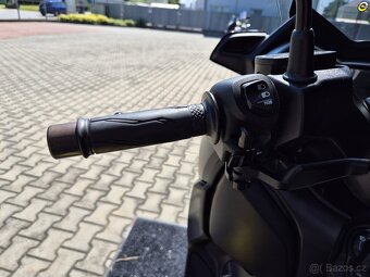 Yamaha X-Max 400 - 18