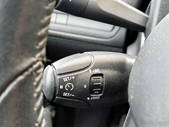 Peugeot 2008, 1,2 SERV.KNÍŽKA, MÁLO NAJETO - 18