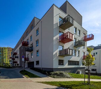 Pronájem 1+kk s balkónem a garáží - 18