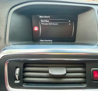 VOLVO V60 2.0D3 5VÁLCE AUTOMAT-NAVI-PDC-LED-156tkm - 18
