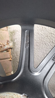 Audi originál R19 RS 9.0JX19H2 ET32 + Pirelli P-Zero 255/40 - 18