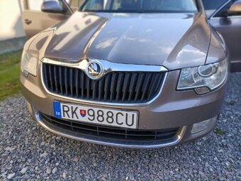 ORIGINAL ZNAK SKODA - ROVNY pro SKODA SUPERB - 18