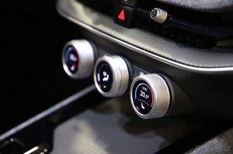 Škoda Superb 4 Combi 2.0TDI 110kW DSG - záruka Autodraft - 18