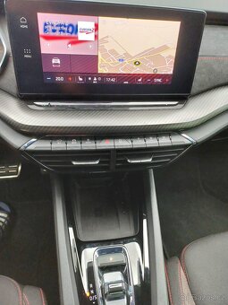 ŠKODA OCTAVIA RS 2.0.TSI 180KW DSG - 18