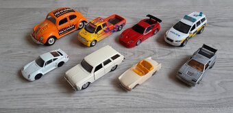 autíčka - modely MIX větší - obyčejné i značkové - 18