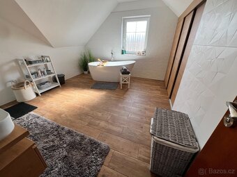Prodej krásného rodinného domu - 18