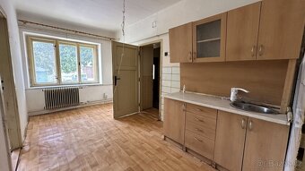 Prodej rodinného domu 180m2 s rozlehlým pozemkem 1270m2 u Ol - 18