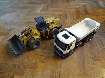RC nakladač Huina a sklápěč Amewi nákladní auto - 18