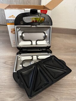 PRODÁNO, PLNĚ FUNKČNÍ ETA TOUSTOVAČ, VAFLOVAČ - 18