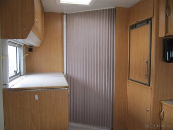 Prodám karavan Knaus 500TK,r.v.1999 + předstan. - 18