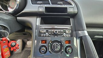 Peugeot 3008 1.6 e-HDI, automat, 2012 - 18