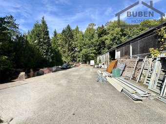 1/2 spoluvlastnického podílu areálu s administrativní budovo - 18