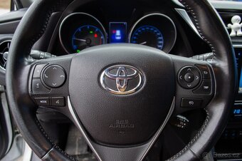 Toyota Auris 1.6 l D-4D - 18